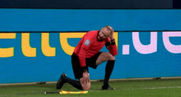 BUNDESLIGA Sudac pogođen u glavu, utakmica prekinuta