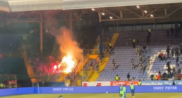 Neredi na Grbavici: Navijači Veleža krenuli u obračun s 'Manijacima', policija spriječila sukob