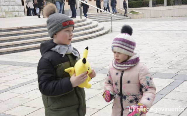 CRVENI KRIŽ Evo kako možete pomoći izbjeglicama iz Ukrajine koje se nalaze u Hercegovini