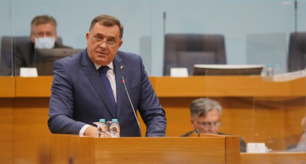 PREDSJEDNIK OPREMA STUDENTE Mladi u RS će idući mjesec dobiti 'za čokolade'