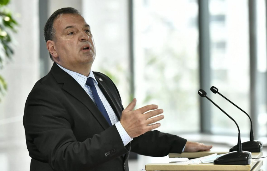 REVIZORI POTVRDILI Beroš prijatelju isplatio 2,75 milijuna kuna za 12 dana posla?!