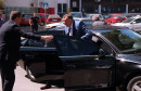 Milorad Dodik izlazak iz auta