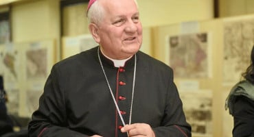 Biskup Komarica