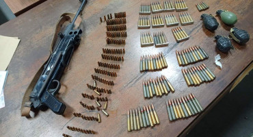 SREDIŠNJA BOSNA Policija mu u autu pronašla četiri bombe, pušku i skoro 300 metaka