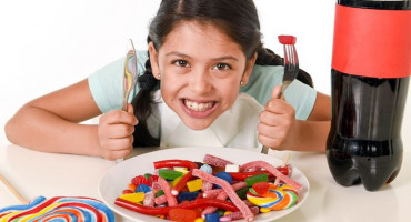 UPOZORENJE PEDIJATARA "Djeca do druge godine života ne bi smjela jesti dodane šećere"
