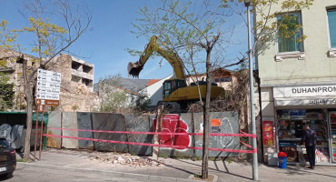 Ruši se napušteni objekt u neposrednoj blizini gdje je nedavno poginuo mladić