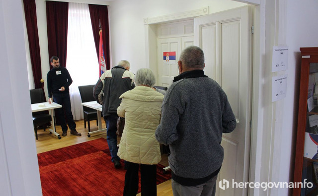 Izbori za predsjednika Srbije i srpski parlament u Mostaru 