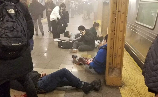 NEW YORK Najmanje 16 ozlijeđenih u pucnjavi u podzemnoj željeznici