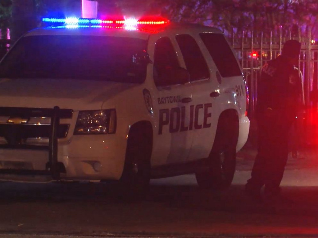 KRAĐA AUTOMOBILA Policajac u Chicagu pucao u 13-godišnjaka, nalazi se u teškom stanju