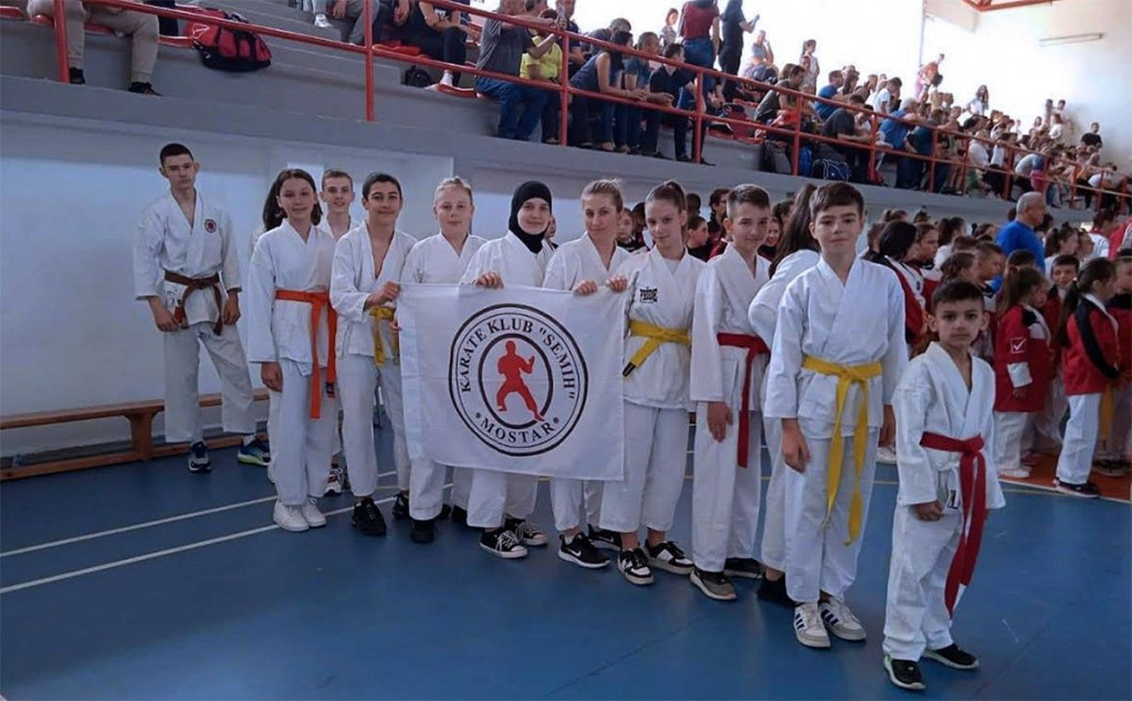 Karatisti iz Mostara bogatiji za 18 medalja