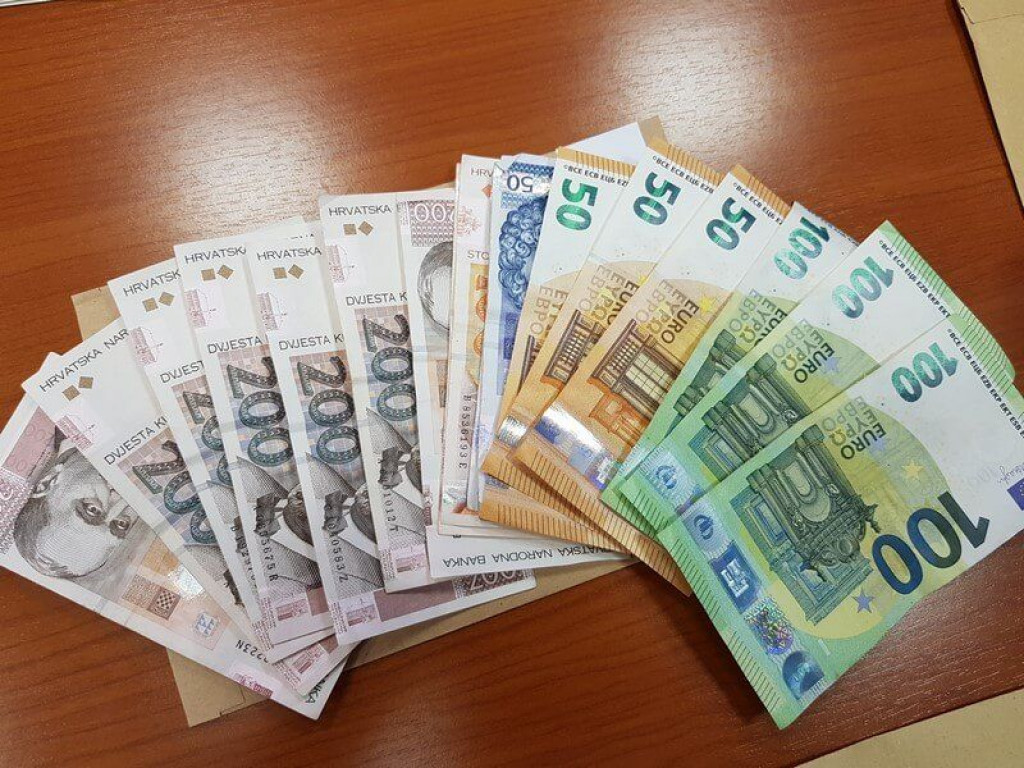 PRIJEVARE Od župnika i svojih radnika 'posudio' oko 1,5 milijuna KM, pa ih spiskao u kladionicama