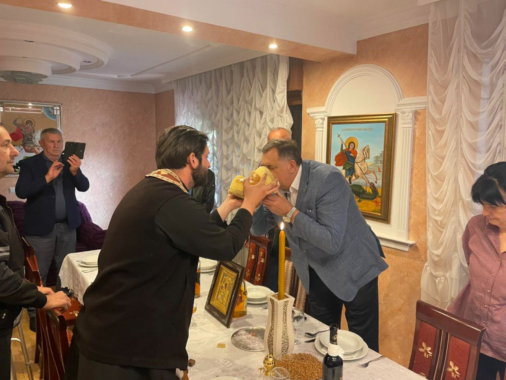 Pogledajte obiteljsku slavu Đurđevdana u domu Milorada Dodika