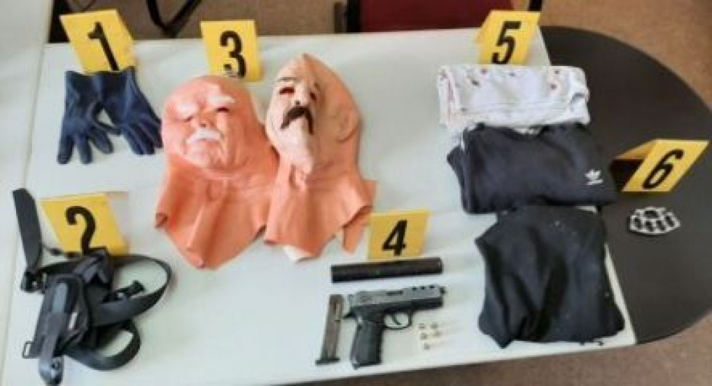 Policija uhitila 22-godišnjaka kod kojeg su nađeni pištolj s prigušivačem, maske za lice, platnene rukavice