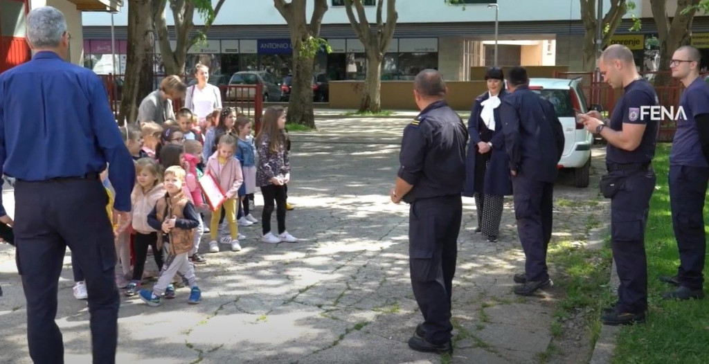 Djeca kod vatrogasaca proslavila njihovog zaštitnika - svetog Florijana