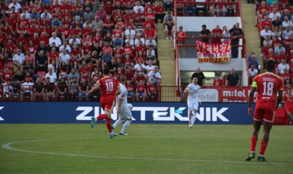 Velež razbio Sarajevo, momčad s Koševa poklanjala Zajmović zabijao