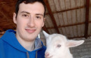Rođen je i odrastao u Zagrebu, diplomirao mađarski jezik, a sad u Hercegovini s obitelji živi od uzgoja koza