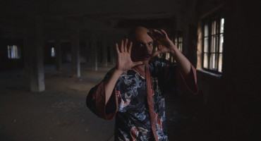 Zoster objavio video spot za pjesmu "Čovjek želi da je ptica"
