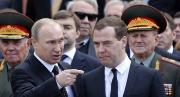 OPET ON Medvedev Trećim svjetskim ratom prijeti zbog teritorija koji je donedavno pripadao drugoj suverenoj državi