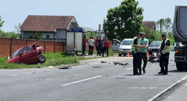 U dva sudara poginulo šest osoba, među njima dvoje djece