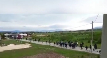 Procurio snimak sukoba 'Manijaka' i 'Lešinara', uočene sjekire i palice