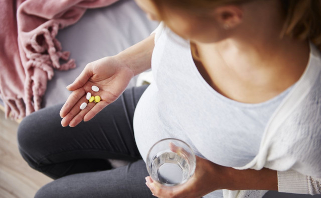 NIJE PAMETNO Stručnjaci objavili koje lijekove u trudnoći ne treba uzimati