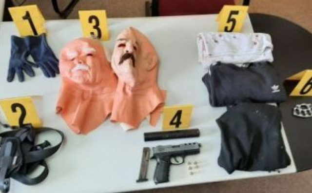 Policija uhitila 22-godišnjaka kod kojeg su nađeni pištolj s prigušivačem, maske za lice, platnene rukavice