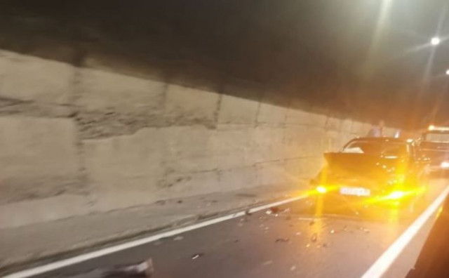 JABLANICA Tri osobe ozlijeđene u prometnoj nesreći u tunelu Lendava