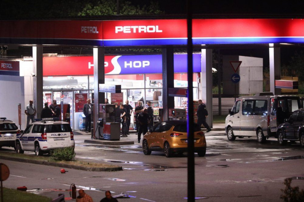 NEREDI NA AUTOCESTI Još 25 navijača Hajduka pušteno na slobodu