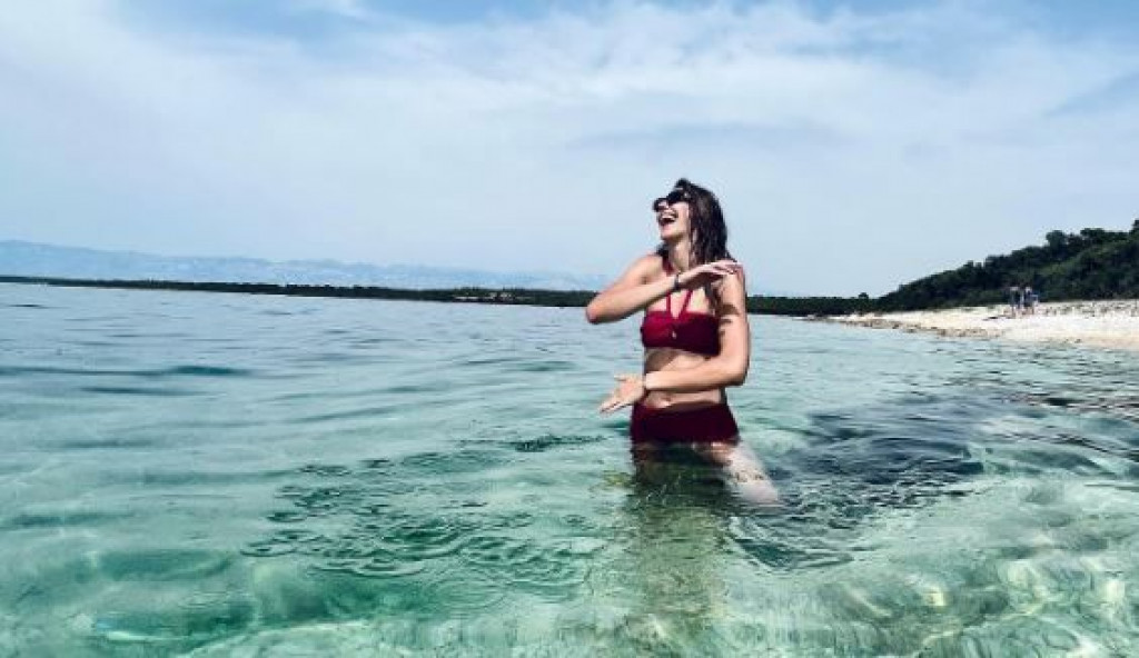 MOSTARSKA RUKOMETAŠICA NA ODMORU "Ako je burek sa sirom, onda je i more voda"