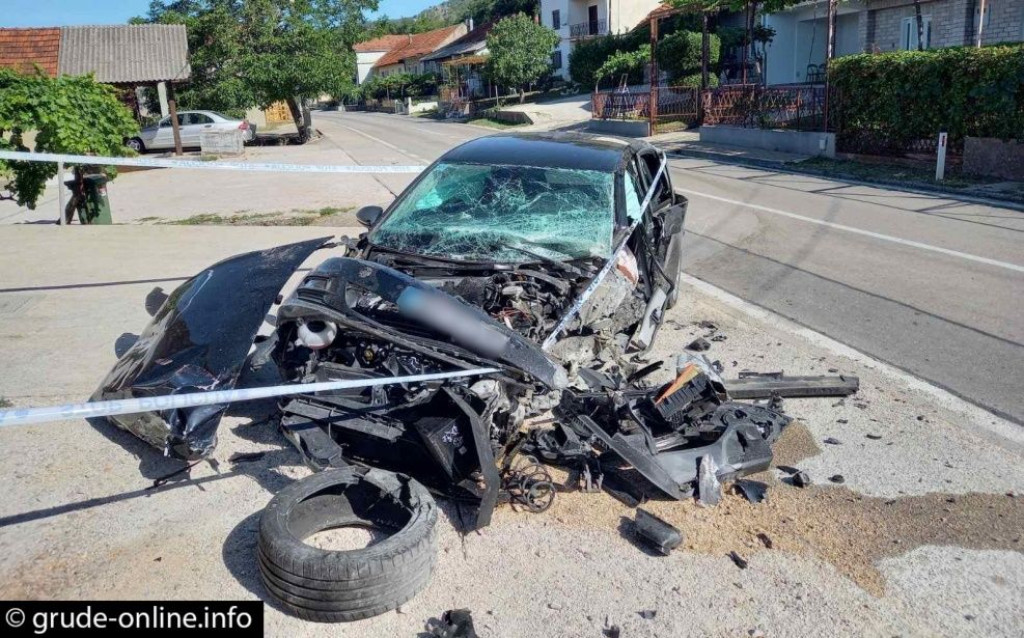 GRUDE Dvije osobe ozlijeđene u prometnoj nesreći