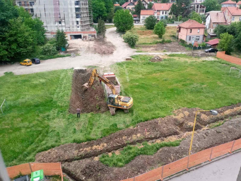 KORUPCIJA U TEMELJIMA Islamska zajednica ruši igralište za djecu da napravi zgrade