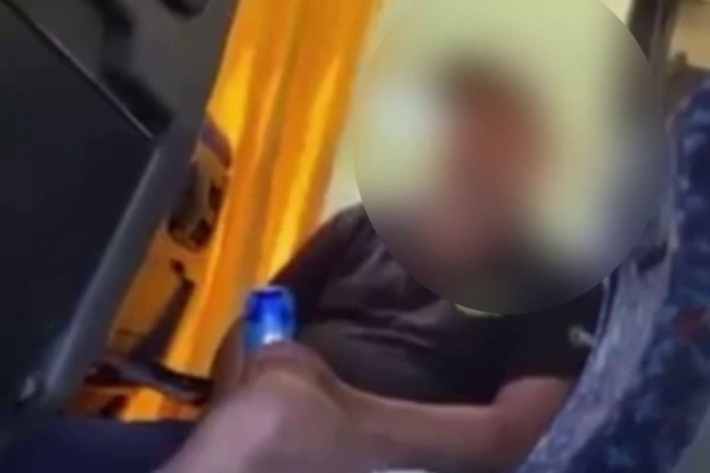 Manijak se samozadovoljavao u autobusu ispred djevojke na relaciji Tuzla - Brčko, ona sve snimila