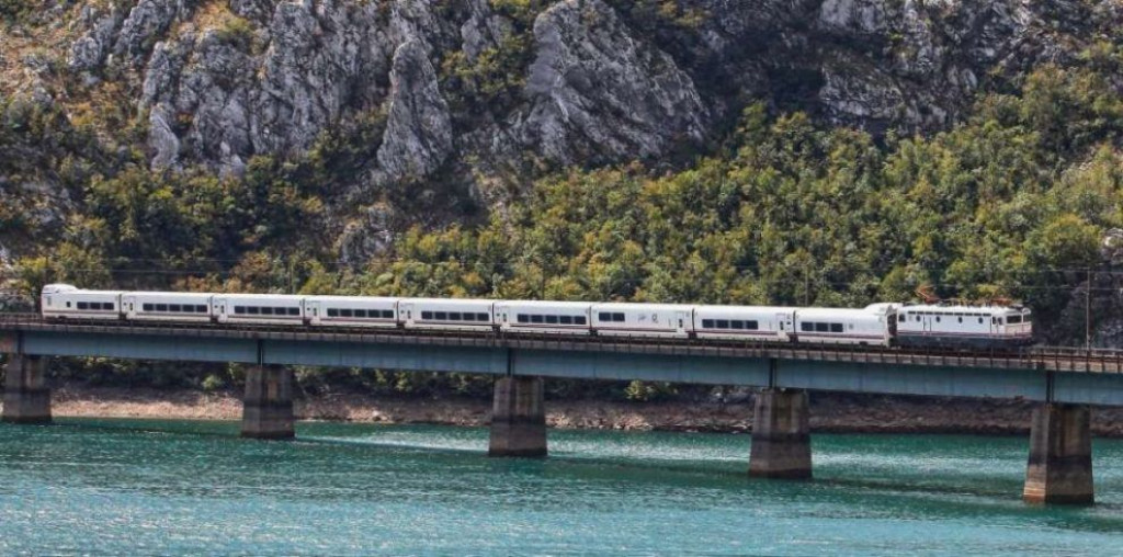 DIREKTNO NA MORE Nakon osam i pol godina ponovno kreće vlak od Sarajeva do Ploča