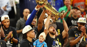 LUDNICA U NBA Warriorsi srušili Celticse u Bostonu i osvojili novi naslov prvaka