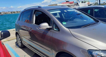 IZBJEGNUTA TRAGEDIJA U HRVATSKOJ Vatrogasci iz auta spasili bebu, roditelji za to vrijeme u dječjim kolicima vozali psa