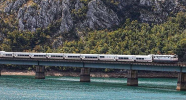 DIREKTNO NA MORE Nakon osam i pol godina ponovno kreće vlak od Sarajeva do Ploča