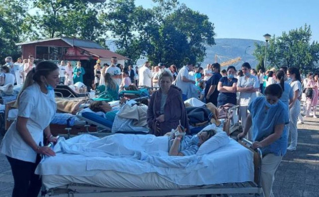 Pacijenti i djelatnici evakuirani iz UKC Banja Luka nakon dojave da je bomba u bolnici