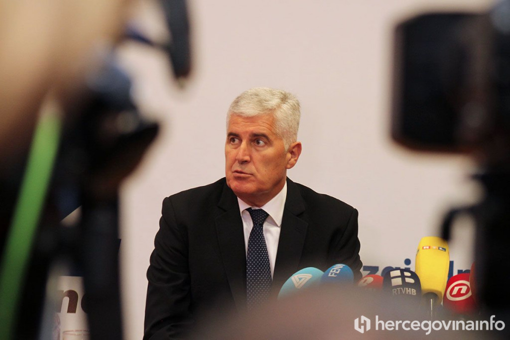 KORISTI ZAPALJIVU RETORIKU Kritizirali Čovića