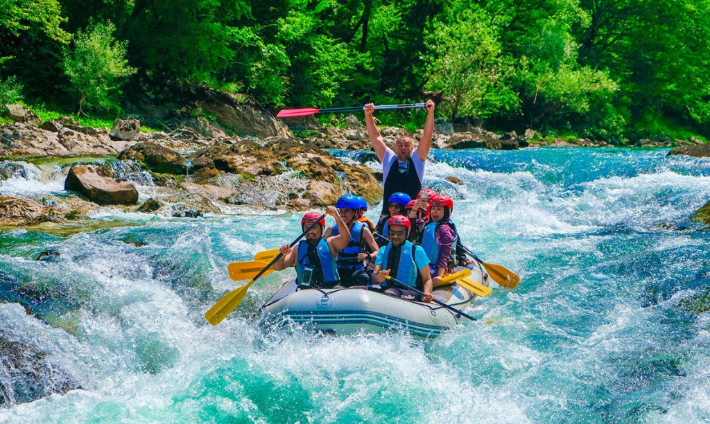 Rafting na Neretvi želi sve veći broj osoba koje dolaze iz cijelog svijeta
