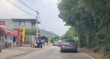 Sudar na cesti Mostar - Stolac, ozlijeđena najmanje jedna osoba