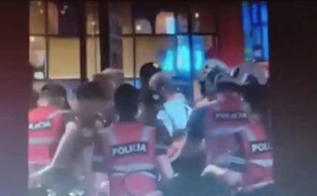 Objavljena snimka kako albanska policija mlati navijače Zrinjskog