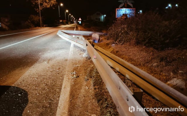 PROMETNA NEZGODA Dvije osobe ozlijeđene u slijetanju vozila s ceste u Mostaru