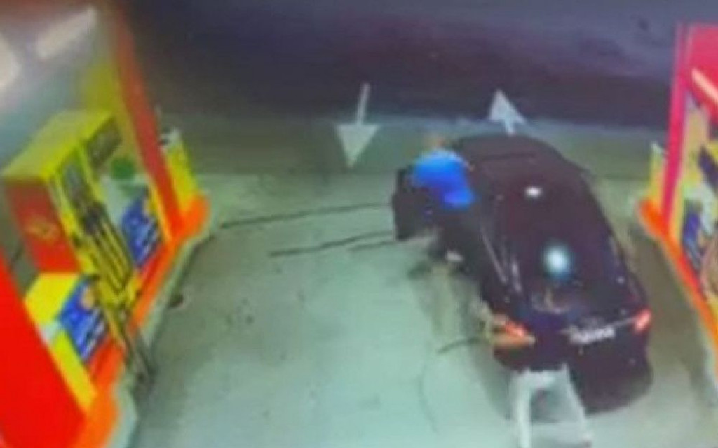 Na benzinskoj crpki u BiH snimljen nevjerojatan pokušaj krađe automobila