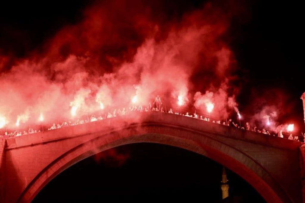 Veličanstvena bakljada i skok u Neretvu za Lanu Pudar