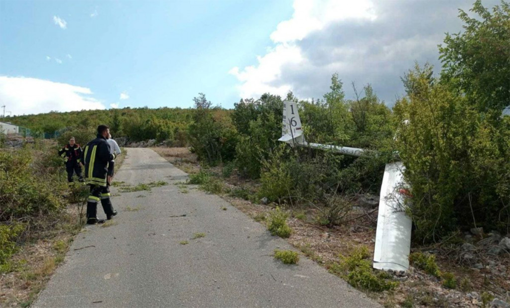 Kod Imotskog se srušila letjelica, pilot preživio