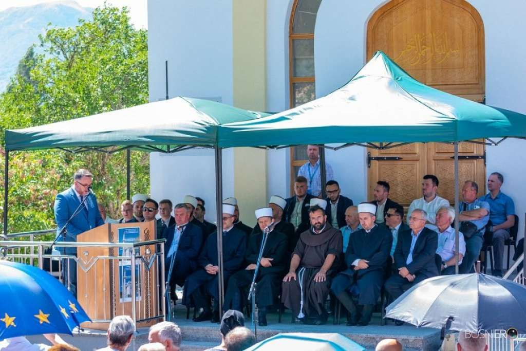 PREMIJER NA OTVORENJU U DUVNU "Ponosam sam što posvećujete džamiju u većinski hrvatskom i katoličkom stanovništvu"