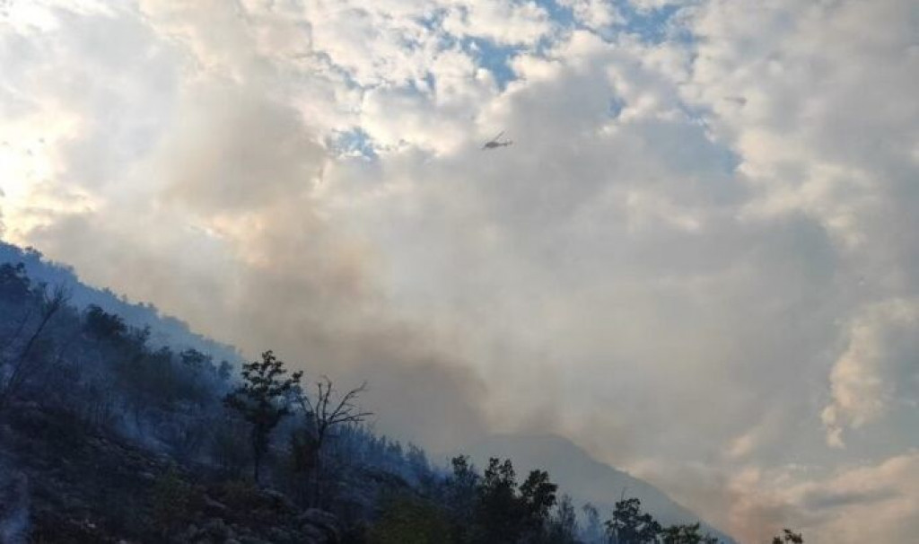 POŽARI I DALJE AKTIVNI Neumu i Konjicu potrebna pomoć iz zraka
