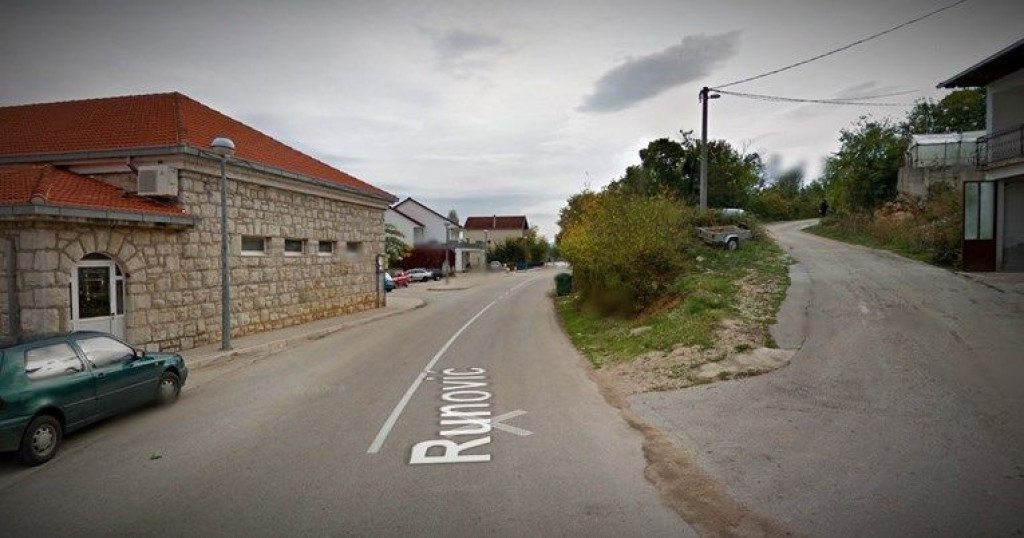 UŽASNA TRAGEDIJA U IMOTSKOM Automobilom pregazio svoje 2-godišnje dijete, preminulo je u Domu zdravlja