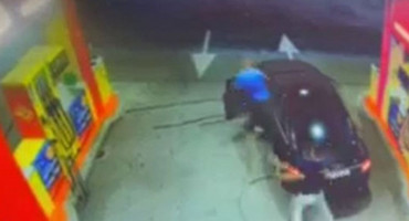 Na benzinskoj crpki u BiH snimljen nevjerojatan pokušaj krađe automobila