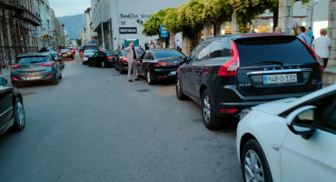 Skup SDA Mostar parking Salem Marić Bakir Izetbegović